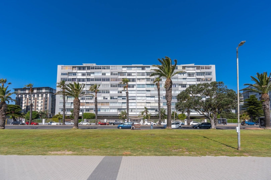 2 Bedroom Property for Sale in Sea Point Western Cape